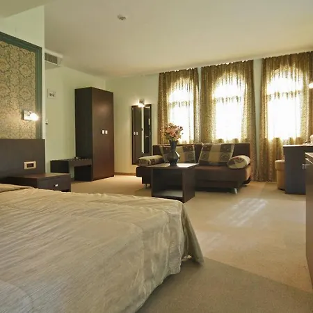 Dukov Hotel 2*
