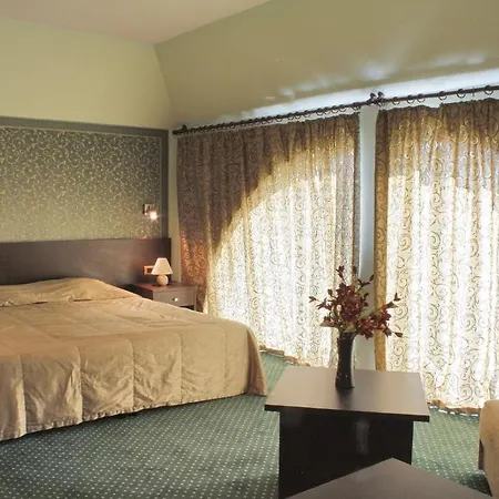 Otel Dukov 2*
